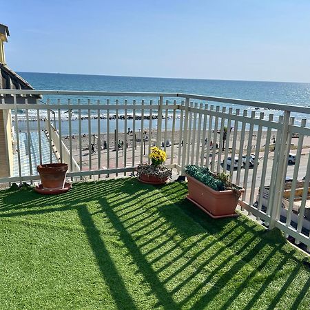 Apartament Front Sea Luxury Lido di Ostia Zewnętrze zdjęcie