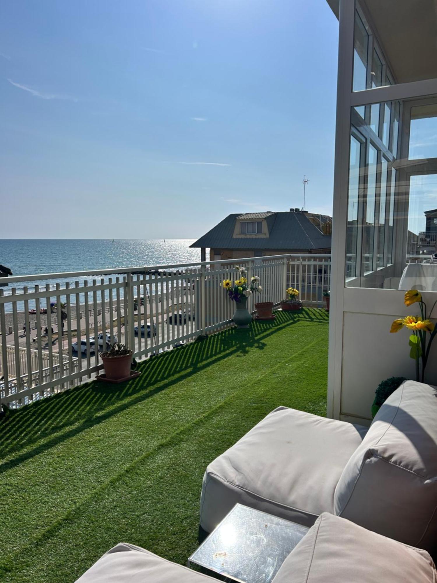 Apartament Front Sea Luxury Lido di Ostia Zewnętrze zdjęcie